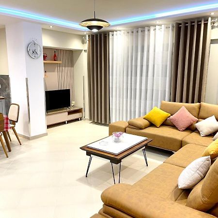 Queen Isabella Premium Hotel วญอเรอ ภายนอก รูปภาพ