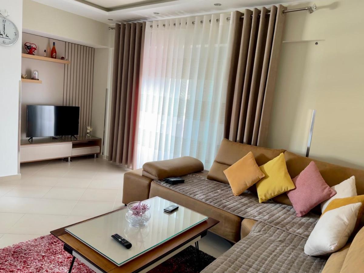 Queen Isabella Premium Hotel วญอเรอ ภายนอก รูปภาพ